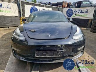 Vrakbiler auto Tesla Model 3 Model 3, Sedan, 2017 Long Range 72kWh 2019/8