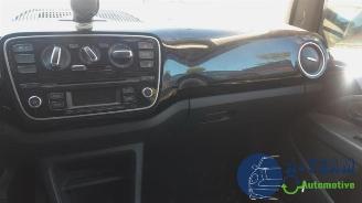 Volkswagen Up! Up! (121), Hatchback, 2011 1.0 12V 60 picture 19