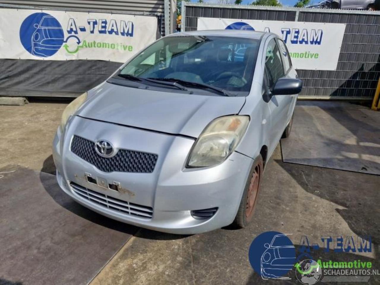 Toyota Yaris Yaris II (P9), Hatchback, 2005 / 2014 1.3 16V VVT-i