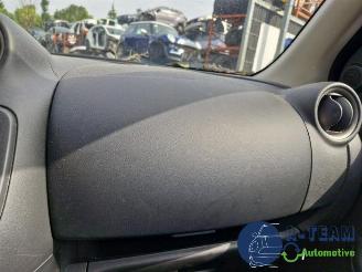 Nissan Micra Micra (K13), Hatchback, 2010 / 2016 1.2 12V picture 31