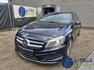 Vrakbiler auto Mercedes A-klasse A (W176), Hatchback, 2012 / 2018 1.6 A-180 16V 2013/1