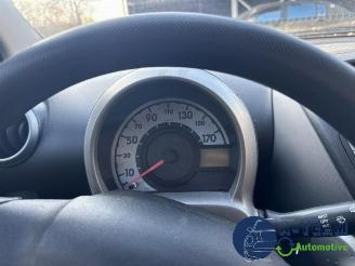 Toyota Aygo Aygo (B10), Hatchback, 2005 / 2014 1.0 12V VVT-i picture 16