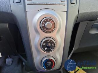 Toyota Yaris Yaris II (P9), Hatchback, 2005 / 2014 1.3 16V VVT-i picture 24