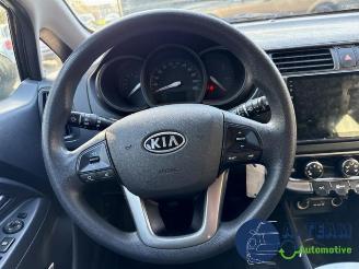 Kia Rio Rio III (UB), Hatchback, 2011 / 2017 1.2 CVVT 16V picture 16