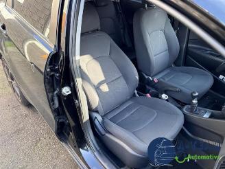 Kia Rio Rio III (UB), Hatchback, 2011 / 2017 1.2 CVVT 16V picture 15