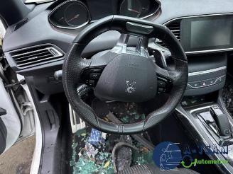 Peugeot 308 308 (L3/L8/LB/LH/LP), Hatchback 5-drs, 2013 / 2021 1.2 12V e-THP PureTech 130 picture 13