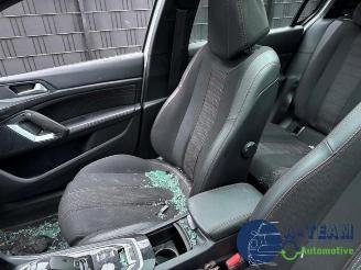 Peugeot 308 308 (L3/L8/LB/LH/LP), Hatchback 5-drs, 2013 / 2021 1.2 12V e-THP PureTech 130 picture 12