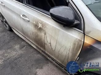 Peugeot 308 308 (L3/L8/LB/LH/LP), Hatchback 5-drs, 2013 / 2021 1.2 12V e-THP PureTech 130 picture 25