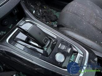 Peugeot 308 308 (L3/L8/LB/LH/LP), Hatchback 5-drs, 2013 / 2021 1.2 12V e-THP PureTech 130 picture 17