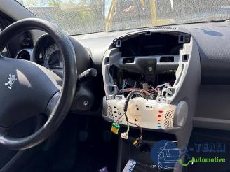 Peugeot 107 107, Hatchback, 2005 / 2014 1.0 12V picture 18