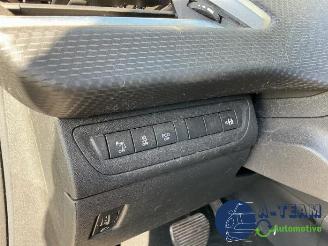 Peugeot 2008 2008 (CU), MPV, 2013 / 2019 1.2 Vti 12V PureTech 82 picture 29