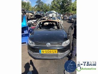 Vrakbiler auto Volkswagen Polo Polo V (6R), Hatchback, 2009 / 2017 1.2 TSI 16V BlueMotion Technology 2015/9