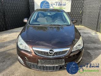 Opel Astra Astra J (PC6/PD6/PE6/PF6), Hatchback 5-drs, 2009 / 2015 1.4 16V ecoFLEX picture 2