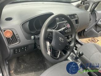 Kia Rio Rio III (UB), Hatchback, 2011 / 2017 1.2 CVVT 16V picture 11