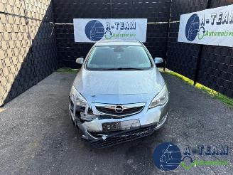 Opel Astra Astra J (PC6/PD6/PE6/PF6), Hatchback 5-drs, 2009 / 2015 1.4 Turbo 16V picture 2