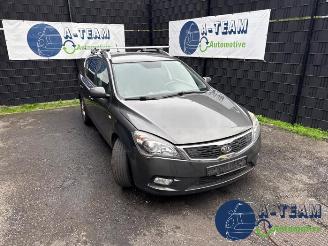 skadebil auto Kia Cee d Cee'd Sporty Wagon (EDF), Combi, 2007 / 2012 1.4 16V 2010/5
