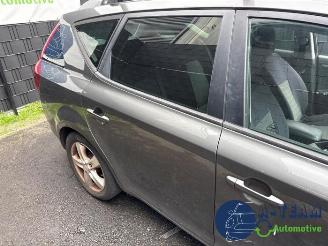 Kia Cee d Cee'd Sporty Wagon (EDF), Combi, 2007 / 2012 1.4 16V picture 29