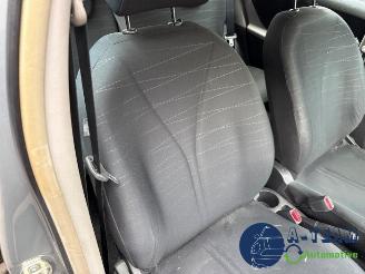 Toyota Yaris Yaris II (P9), Hatchback, 2005 / 2014 1.3 16V VVT-i picture 23