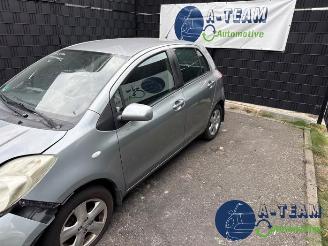 Toyota Yaris Yaris II (P9), Hatchback, 2005 / 2014 1.3 16V VVT-i picture 4