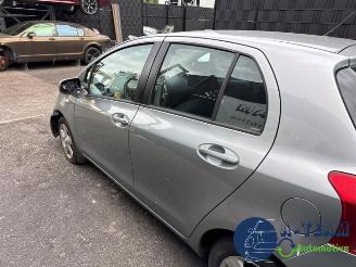 Toyota Yaris Yaris II (P9), Hatchback, 2005 / 2014 1.3 16V VVT-i picture 5
