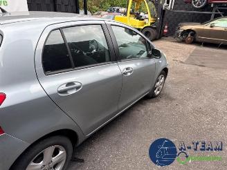 Toyota Yaris Yaris II (P9), Hatchback, 2005 / 2014 1.3 16V VVT-i picture 9