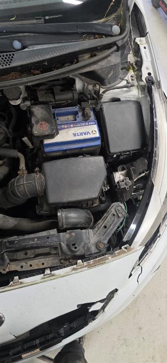 Kia Cee d 3dr weinig schade picture 10