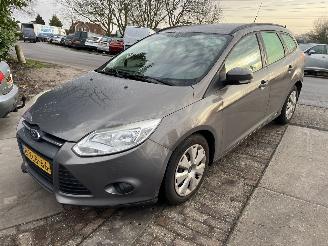 Vaurioauto  passenger cars Ford Focus 1.6 TDCI no damage 2012/4
