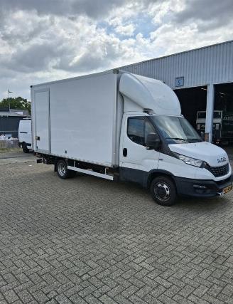 krockskadad bil bedrijf Iveco Daily  2021/6