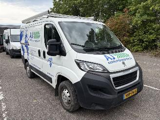 krockskadad bil bedrijf Peugeot Boxer  2021/8