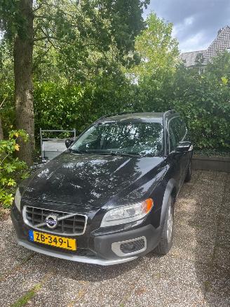 Vaurioauto  passenger cars Volvo Xc-70 D5 cross country automaat 2010/2