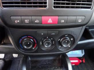 Opel Combo  picture 17