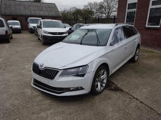 Uttjänta bilar auto Skoda Superb Superb Combi (3V5), Combi, 2015 1.6 TDI 2017/11