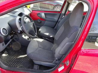 Peugeot 107 107, Hatchback, 2005 / 2014 1.0 12V picture 11