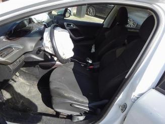 Peugeot 2008 2008 (CU), MPV, 2013 / 2019 1.2 Vti 12V PureTech 82 picture 9