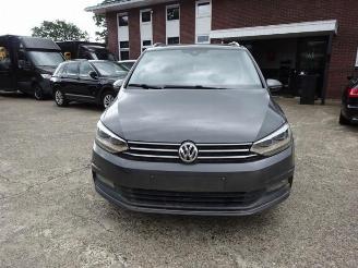 Coche siniestrado Volkswagen Touran Touran (5T1), MPV, 2015 2.0 TDI 150 2017/9
