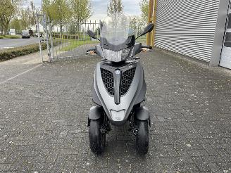 Piaggio MP3 300 Yourban Autorijbewijs picture 5