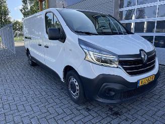 krockskadad bil auto Renault Trafic 2.0 dCi 120 T29 L2H1 DC Business 2021/1