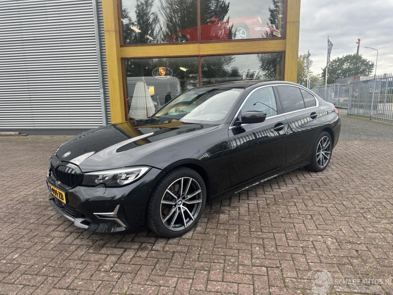 BMW 3-serie 320i xDrive High Executive