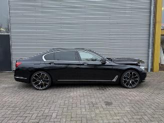 BMW 7-serie 750Li xDrive picture 2
