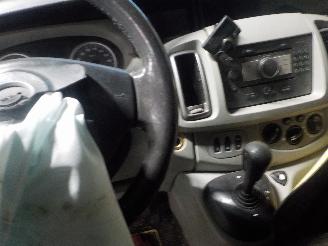 Opel Vivaro Vivaro Van 2.5 CDTI 16V (G9U-630) [107kW]  (08-2006/07-2014) picture 5