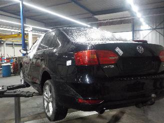 Volkswagen Jetta Jetta IV (162/16A) Sedan 1.6 TDI 16V (CAYC(Euro 5)) [77kW]  (04-2010/0=
7-2015) picture 3