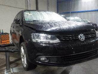 Volkswagen Jetta Jetta IV (162/16A) Sedan 1.6 TDI 16V (CAYC(Euro 5)) [77kW]  (04-2010/0=
7-2015) picture 2