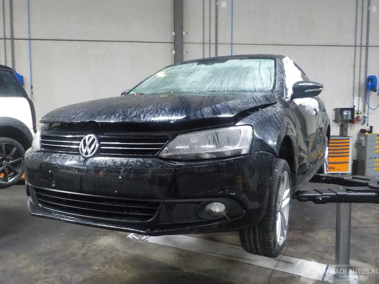Volkswagen Jetta Jetta IV (162/16A) Sedan 1.6 TDI 16V (CAYC(Euro 5)) [77kW]  (04-2010/0=
7-2015)