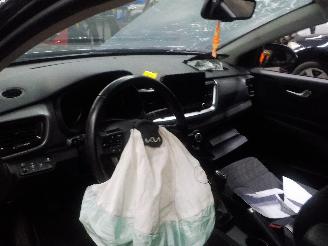 Kia Stonic Stonic (YB) SUV 1.0i T-GDi 12V Eco-Dynamics+ (G3LF) [74kW]  (01-2021/.=
=2E.) picture 5