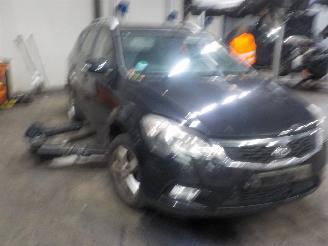 Kia Cee d Cee'd Sporty Wagon (EDF) Combi 1.6 CVVT 16V (G4FC) [92kW]  (06-2009/12=
-2012) picture 2