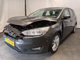 krockskadad bil auto Ford Focus Focus 3 Wagon Combi 1.0 Ti-VCT EcoBoost 12V 125 (M1DD) [92kW]  (02-201=
2/05-2018) 2016/12