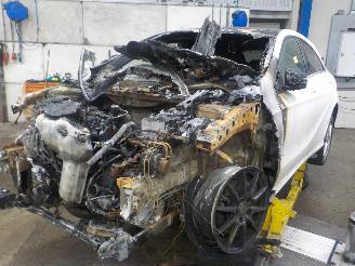 Vrakbiler auto Mercedes A-klasse A (W176) Hatchback 1.6 A-180 16V (M270.910) [90kW]  (09-2012/05-2018) 2012/0