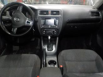 Volkswagen Jetta Jetta IV (162/16A) Sedan 1.6 TDI 16V (CAYC) [77kW]  (02-2011/...) picture 5