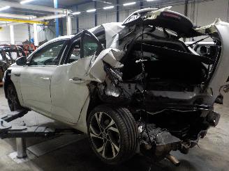 Renault Mégane Megane IV (RFBB) Hatchback 5-drs 1.6 GT Energy TCe 205 EDC (M5M-450(M5=
M-B4)) [151kW]  (11-2015/...) picture 4