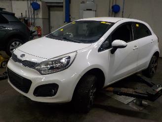 Sloopauto Kia Rio Rio III (UB) Hatchback 1.2 CVVT 16V (G4LA5) [63kW]  (09-2011/12-2017) 2012